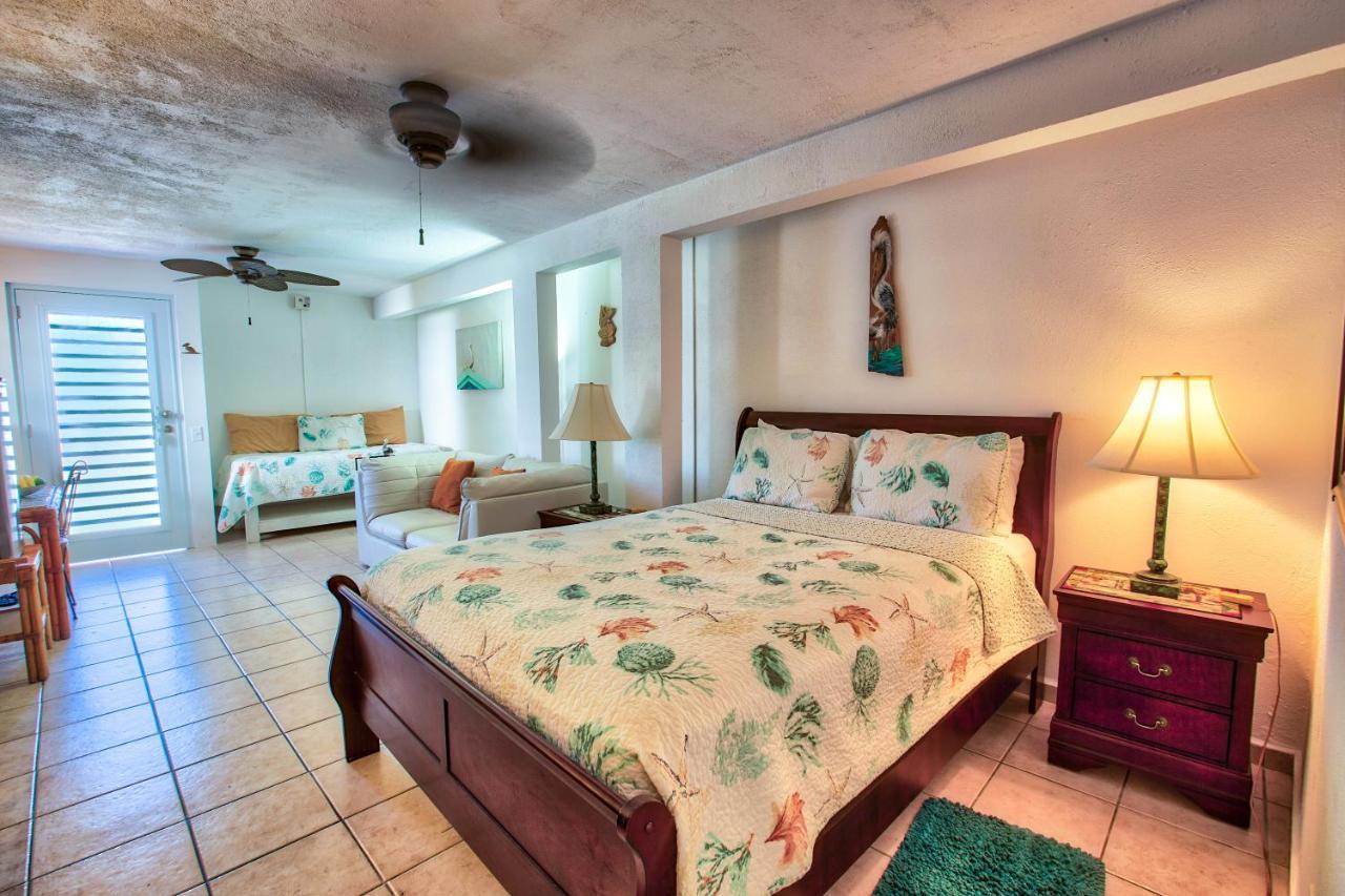 Coconut Palms Inn Rincon Exterior photo